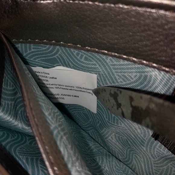 The Sak Pyrite Leather Wallet with Wrist Strap - Picture 9 of 13